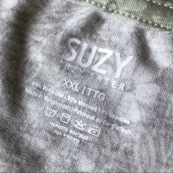 ✨2/$15-Suzy Shier Sage Green Floral T-Shirt - Picture 8 of 9